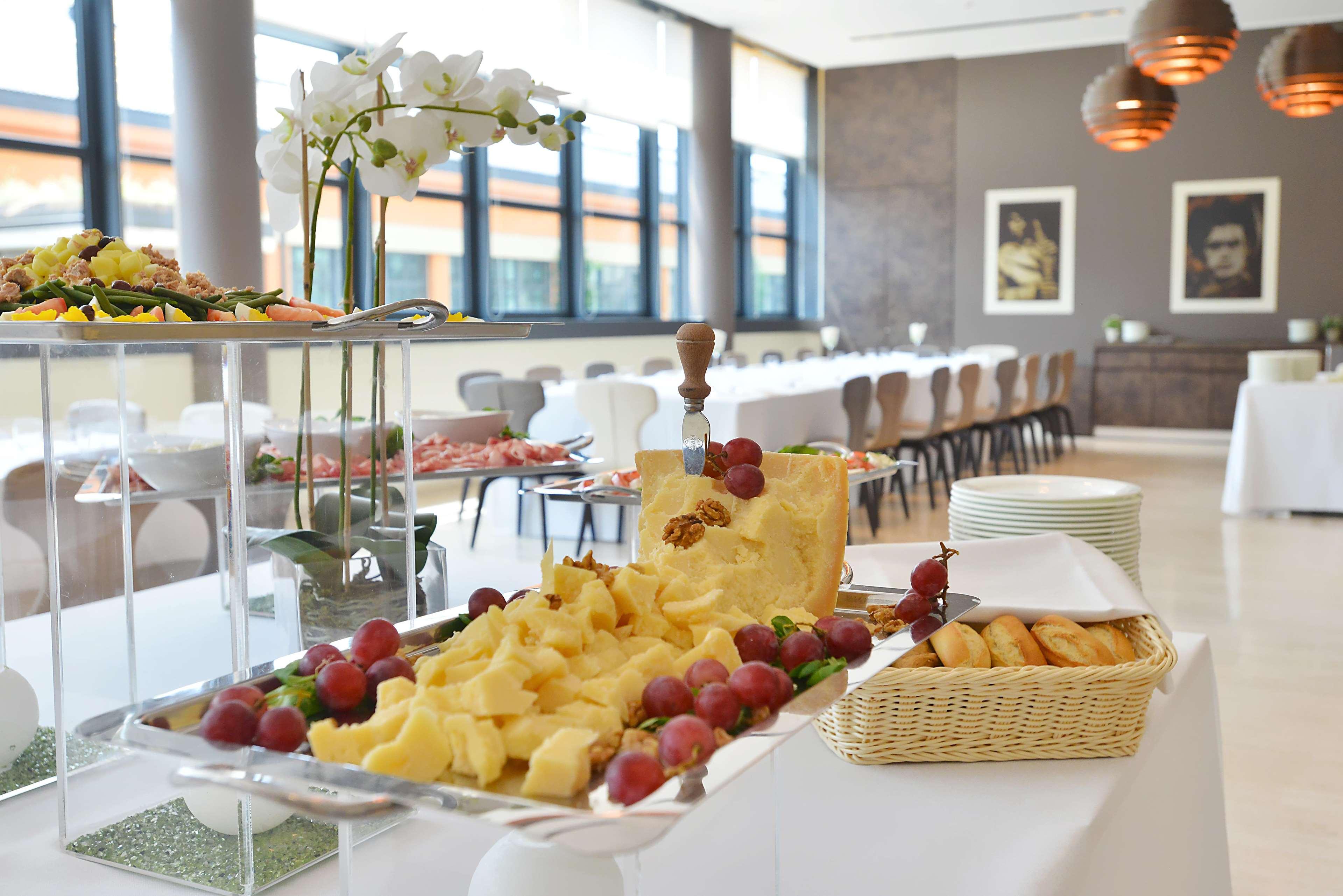 Hilton Garden Inn Milan North Eksteriør bilde