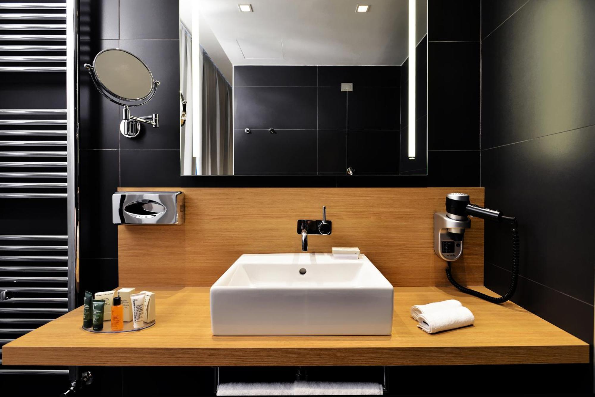 Hilton Garden Inn Milan North Eksteriør bilde